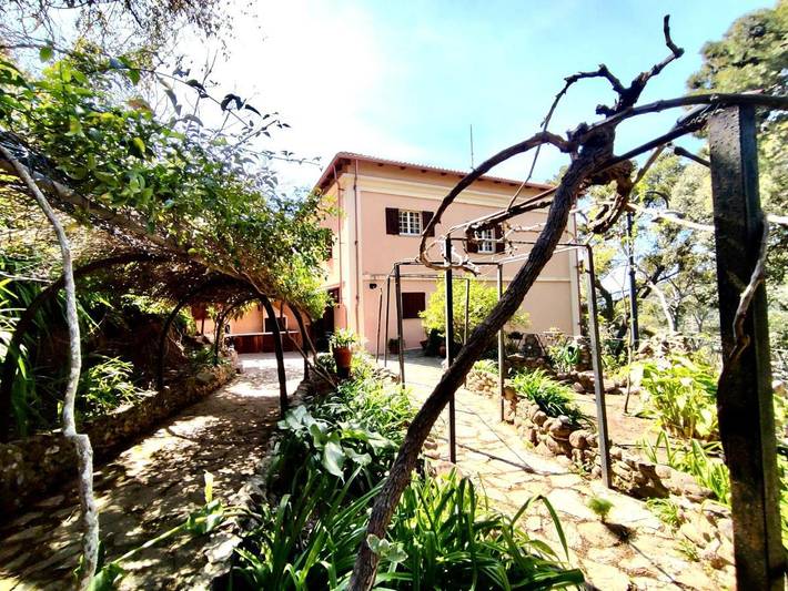 Ferienhaus für 7 Personen, mit Garten und Ausblick sowie Sauna, mit Haustier