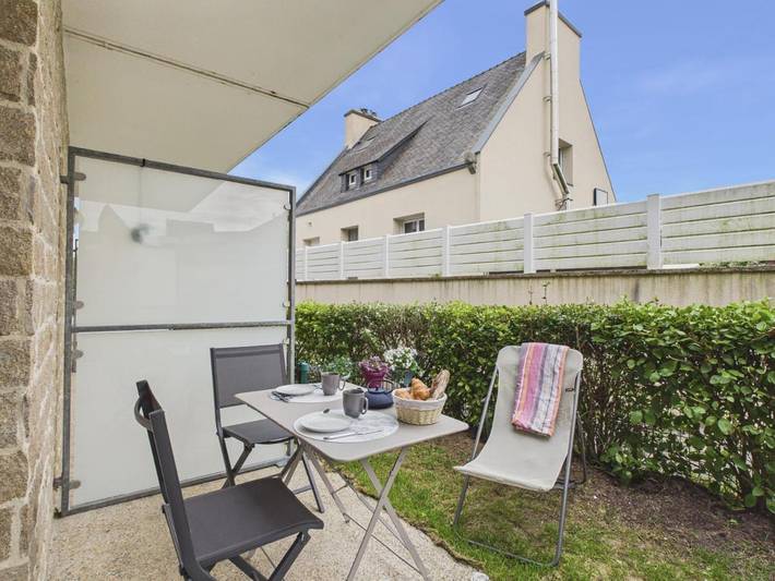 Gîte pour 2 personnes, avec terrasse et vue dans Plage Koréjou