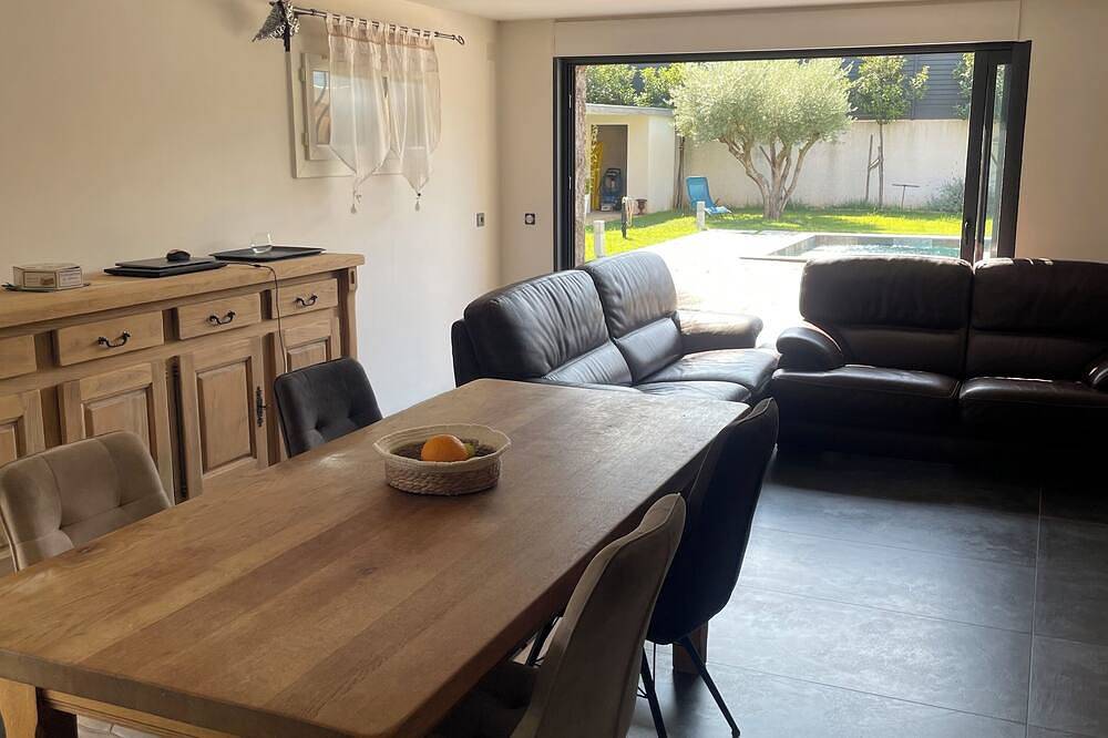 T4 family villa with garden and 8x4 pool equipped pool house in Lunel-Viel, Côte d'Améthyste