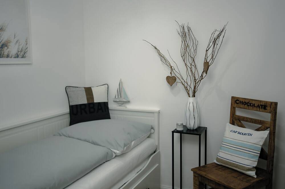 Ganze Wohnung, Gemütliche Ferienwohnung in direkter Nähe zum Bad Zwischenahner Meer. in Zwischenahner Meer, Bad Zwischenahn