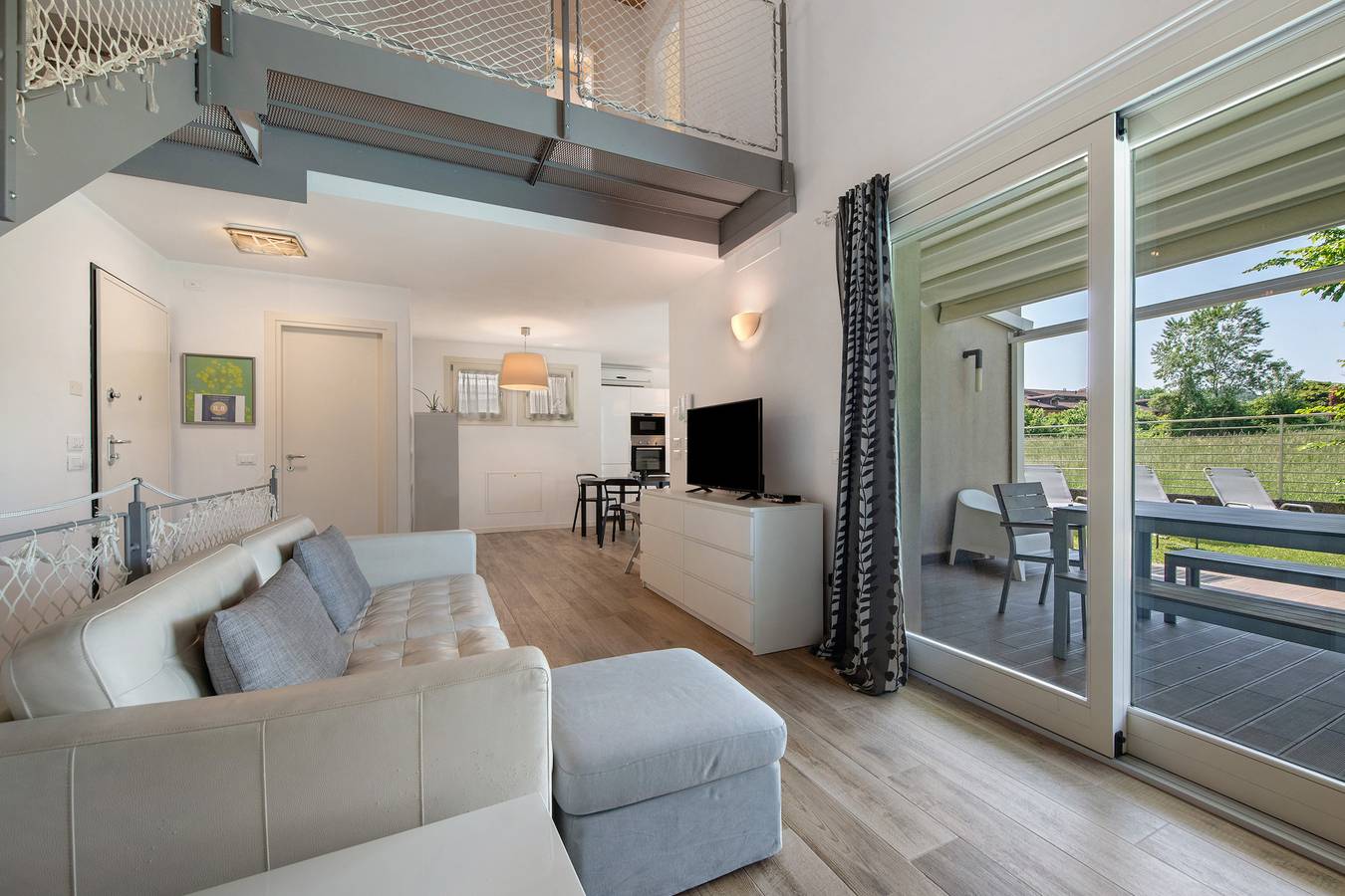 Villa 'Le Golfette Ville Al Golf 2' mit privatem Pool, privater Terrasse und Wi-Fi in Manerba del Garda, Gardasee-Berge