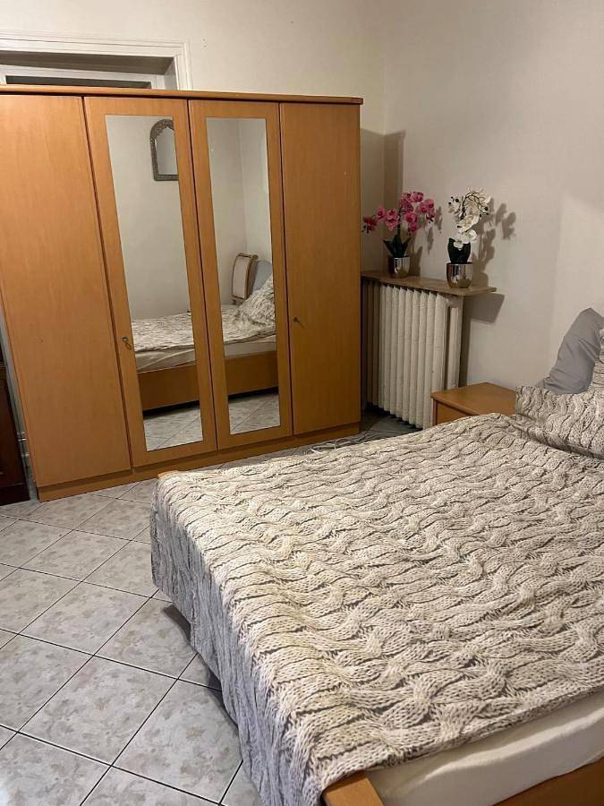 Appartement entier, One-Bedroom Apartment in La Ferté-Gaucher, Seine-et-Marne