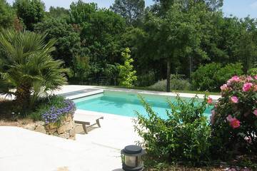 Gîte pour 3 personnes, avec jardin et terrasse à Bagnols-en-Forêt