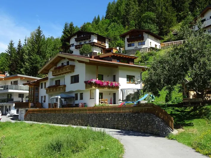 Ferienwohnung für 6 Personen, mit Garten und Ausblick - 1