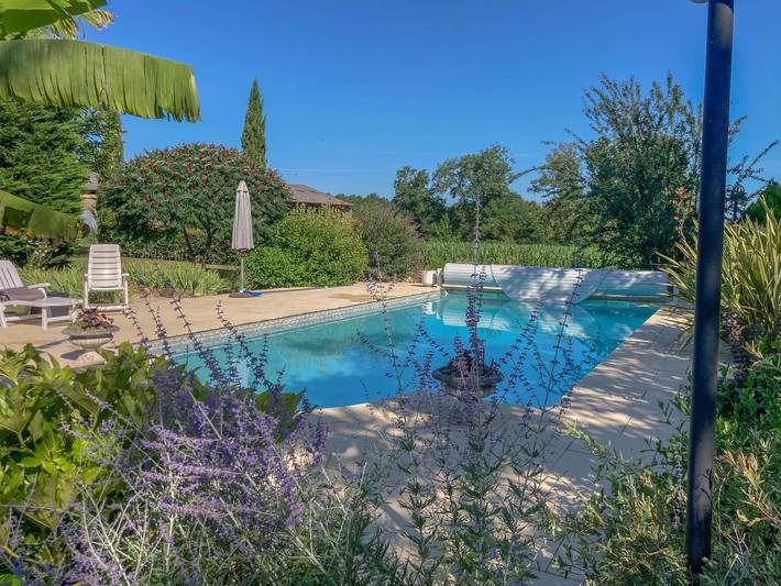 Location de vacances pour 6 personnes, avec jardin ainsi que terrasse et piscine à Mazeyrolles - 2