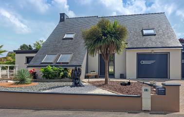 Location de vacances pour 6 personnes, avec jardin et terrasse ainsi que jacuzzi et sauna à Landivisiau