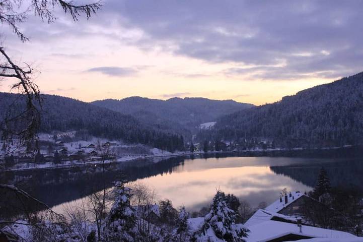 Location de vacances pour 4 personnes, avec balcon et jardin dans Lac de Gérardmer