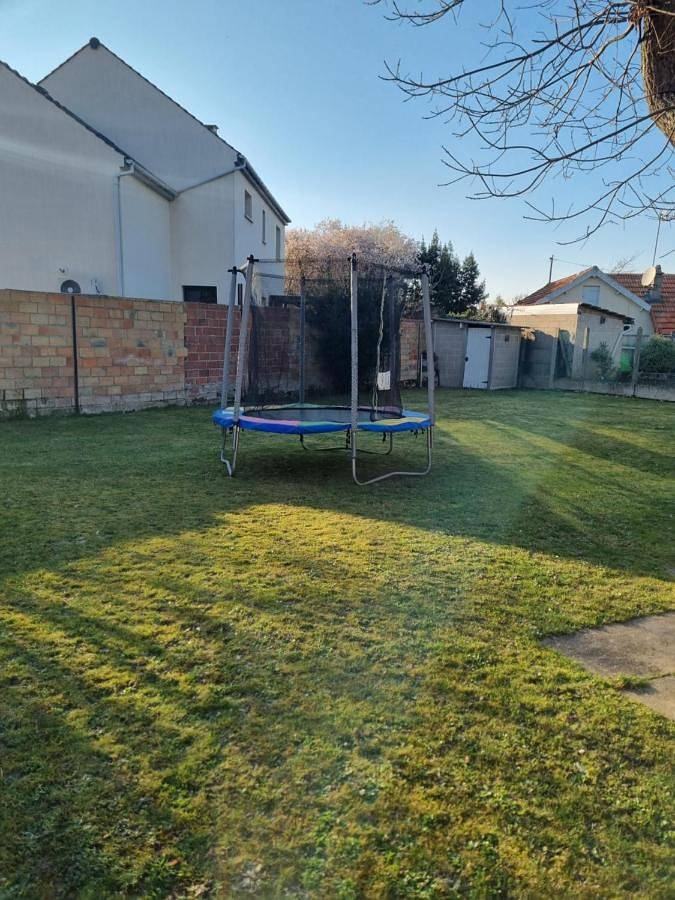 Gîte pour 2 personnes, avec jardin et terrasse à Sainte-Geneviève-des-Bois - 4