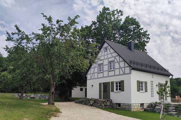 Ferienhaus für 9 Personen, mit Whirlpool in Ahorntal