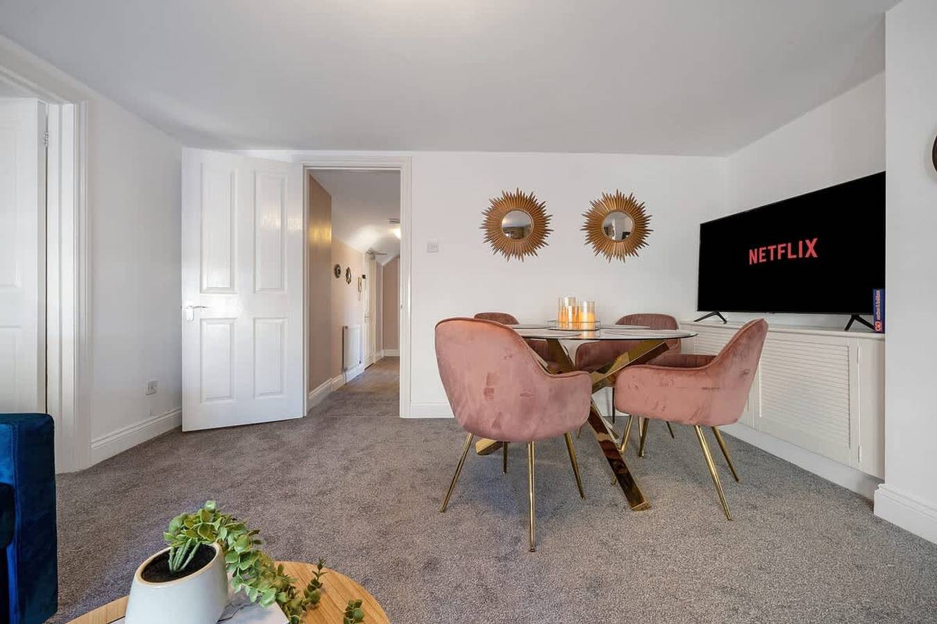 Entire apartment, Historic flat Cotswolds 2Bd Walk in Shower Central in Cirencester, Gloucestershire