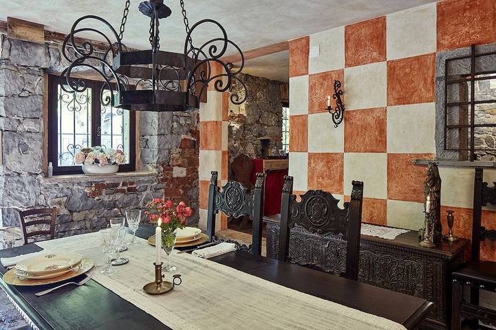 Gîte pour 4 personnes, avec Balcon ainsi que Jacuzzi et Jardin à Faedis