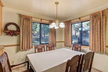 Log Cabin for 6 People in Wawona, Mariposa County, Photo 4