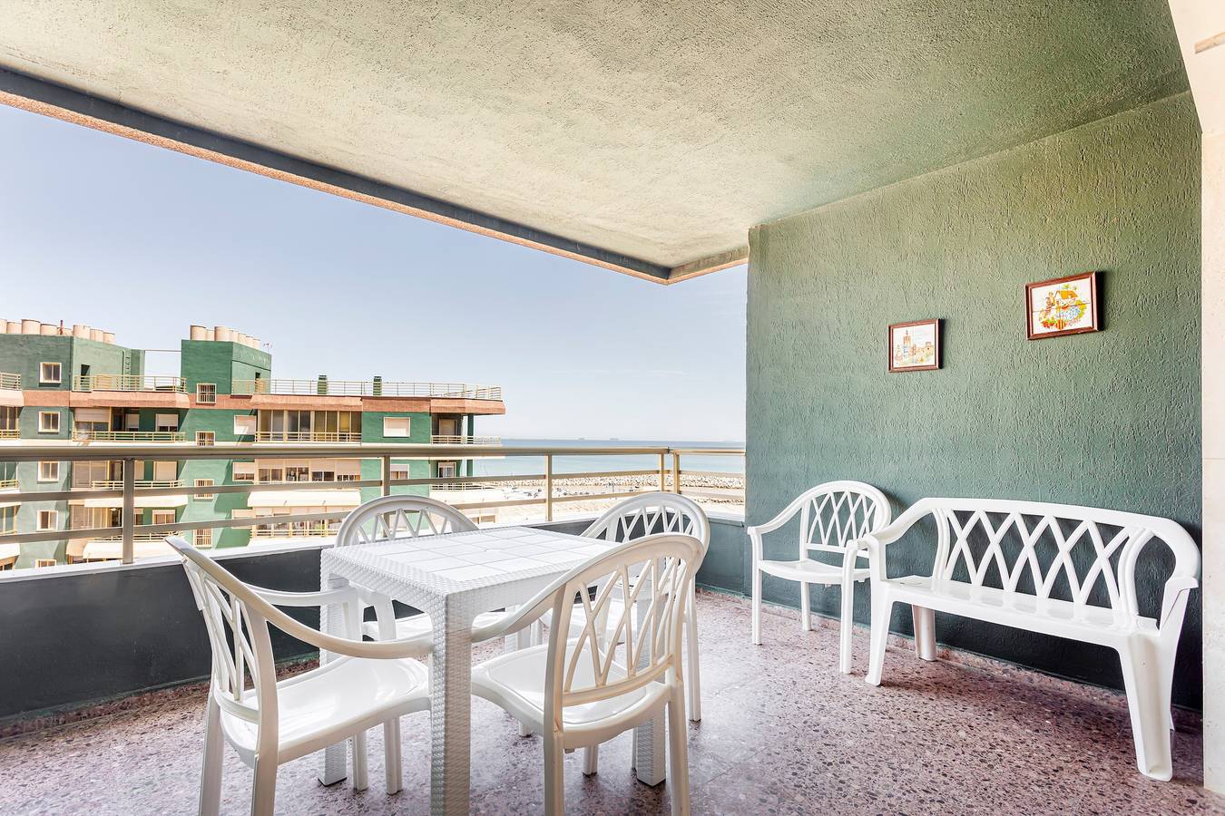Ganze Wohnung, Apartment 'Entero Playa Perello' mit Gemeinschaftspool, Wlan und Klimaanlage in Platja del Perelló (Sueca), Sueca