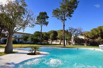 Gîte pour 4 personnes, avec jardin et piscine à Puerto Real