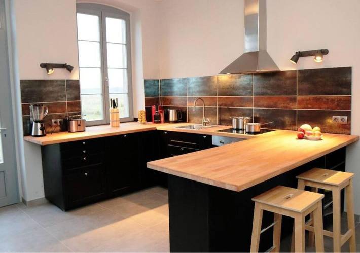 Ferienwohnung für 6 Personen, mit Terrasse und Garten sowie Pool