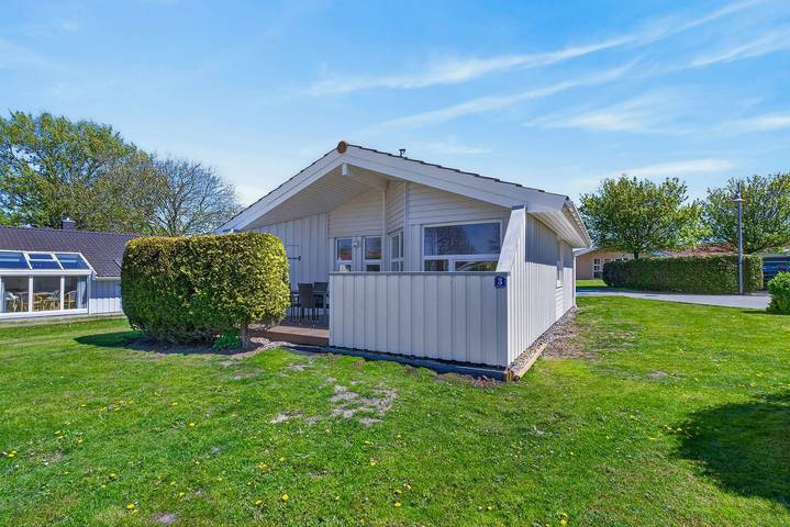 Vakantiepark voor 4 personen, with Terras and Tuin as well as Sauna aan de Oostzee