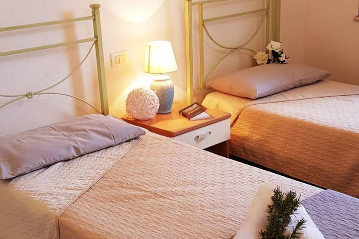 [Solidea] Casa con giardino a 500 metri dal mare in Cala Ginepro, Orosei