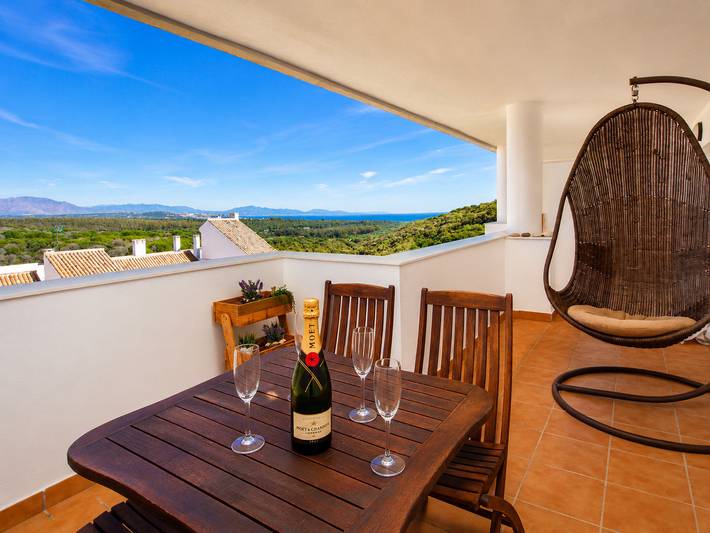 Apartamento para 4 personas, con Terraza y Piscina en La Alcaidesa