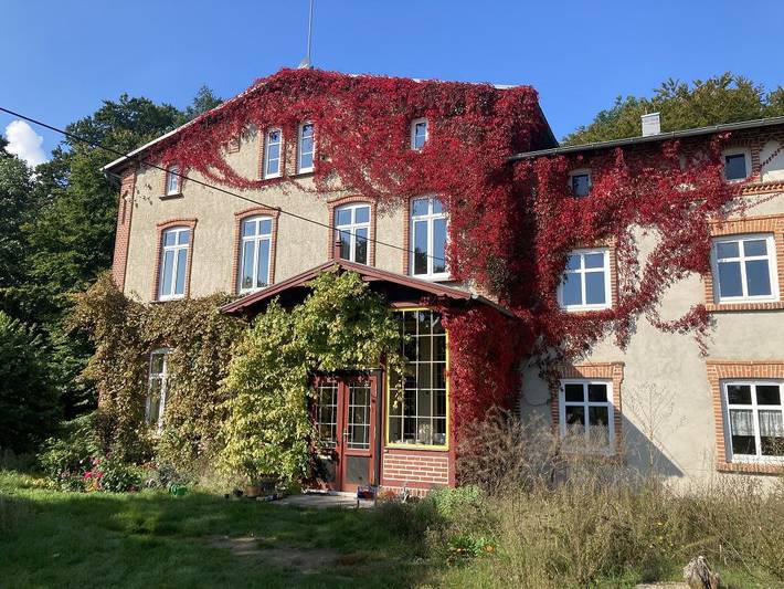 Ganze Ferienwohnung, Gutshaus Alt-Krassow - Dz Sonnenblick, mit Etagenbad in Krakow am See, Mecklenburgische Seenplatte