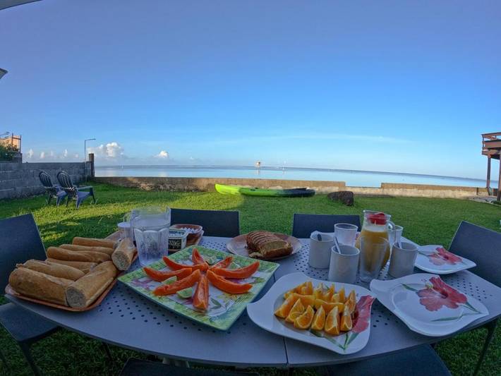 Location de vacances pour 2 personnes, avec vue et jardin, animaux acceptés dans Teahupo'o - 3