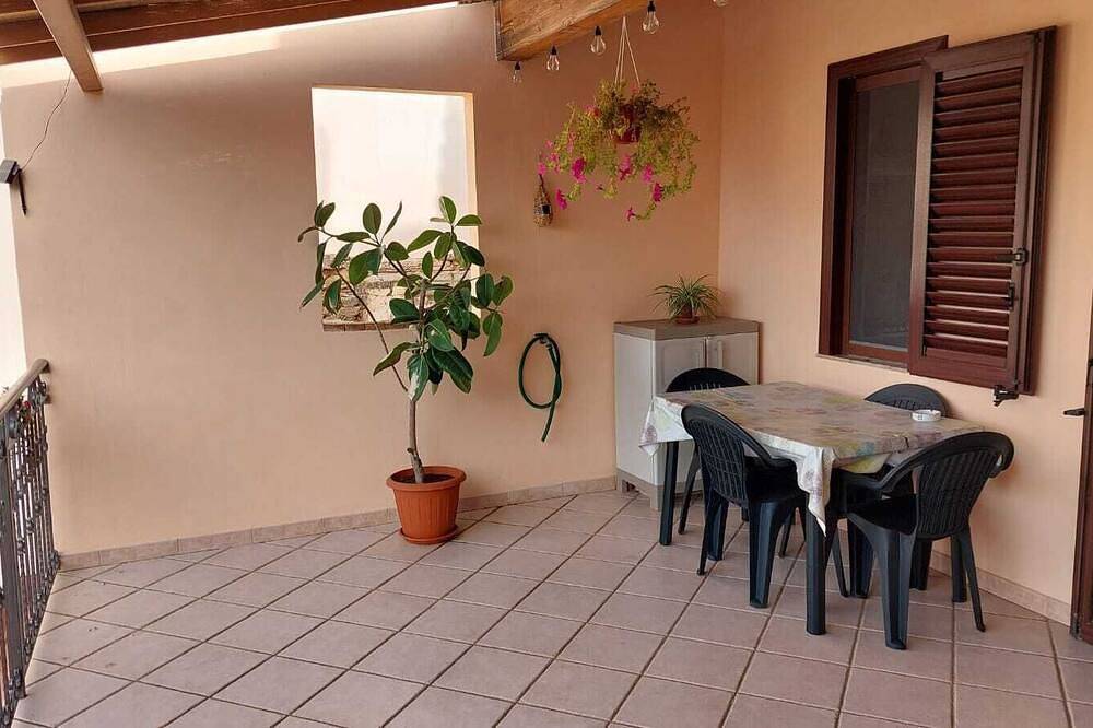 Appartamento intero, Appartamento Vacanze il Filadelfo a pochi chilometri dal mare in Iglesias Centro, Iglesias