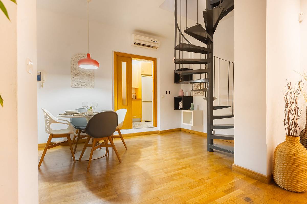 Apartamento entero, Apto Dúplex Hombre Piedra 1 Dormitorio in Casco Antiguo, Sevilla