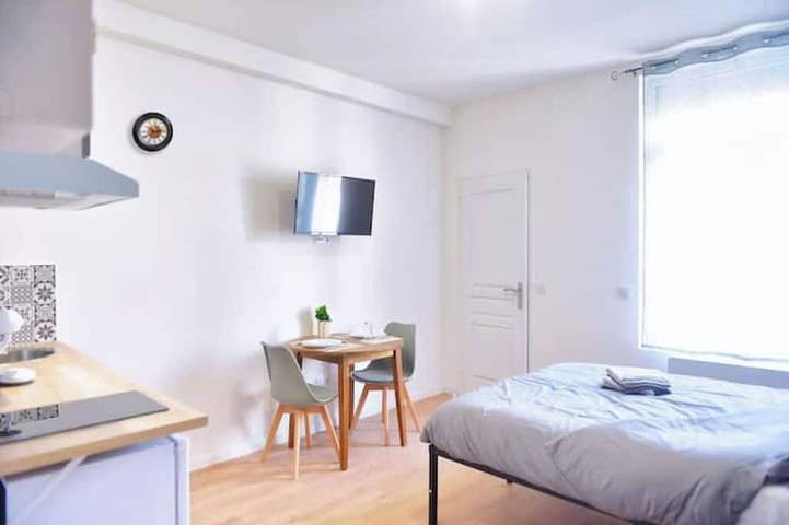 Apartamento entero, 2-Charming stay in a renovated farmhouse in San Quintín (Aisne), Aisne