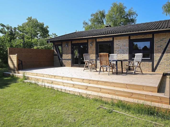 Ferieudlejning for 7 personer, med terrasse, børnevenlig i Kulhuse