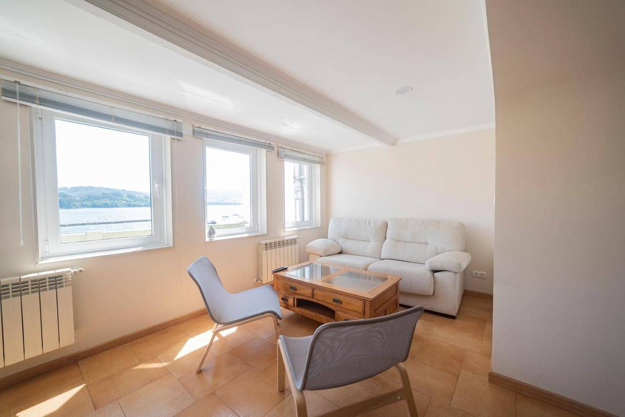 Four-Bedroom House in Praia de Area Morta (Ares), Ares