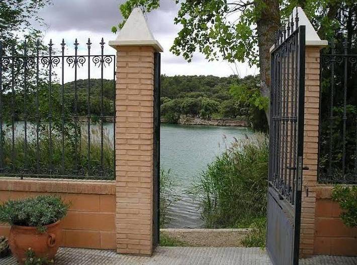 Casa de vacaciones para 7 personas, con vistas al lago además de vistas y jardín en Parque natural de las Lagunas de Ruidera - 3