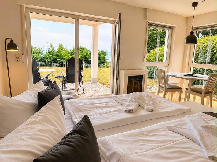Ganze Wohnung, Meerblick-Appartement mit Süd-Terrasse für 2 Personen in Sassnitz, Nationalpark Jasmund