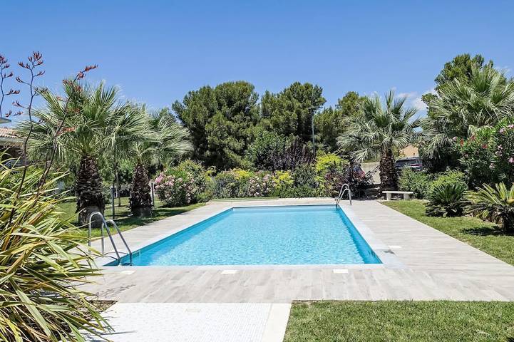 Appartement de vacances pour 2 personnes, avec piscine et jardin
