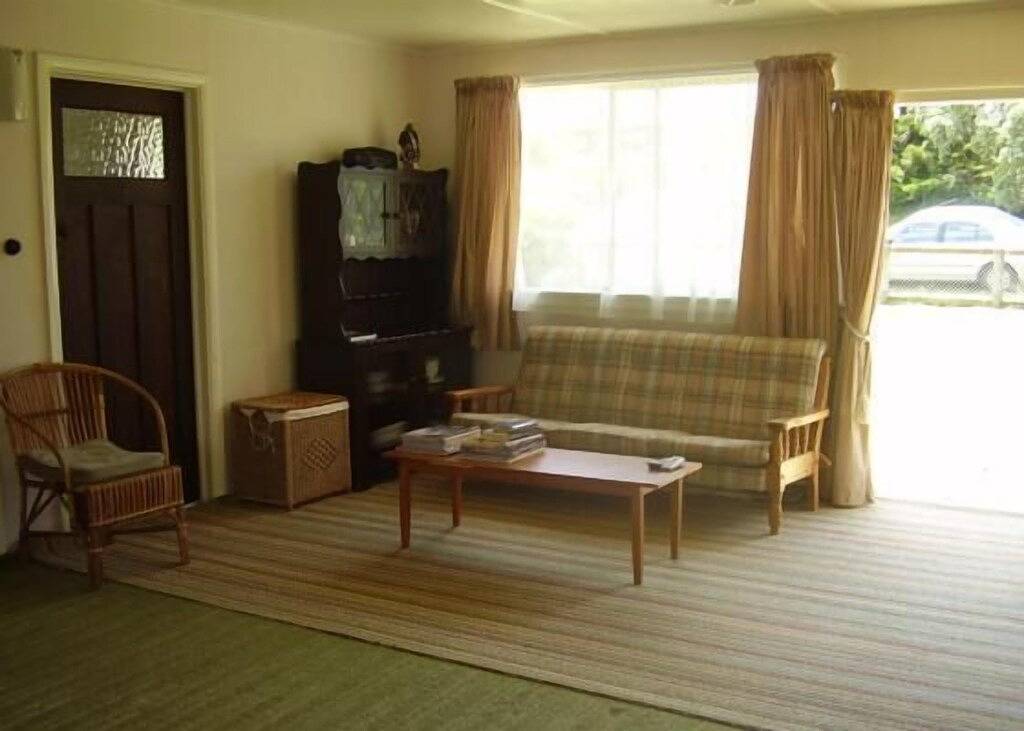 Character Strand bach in Western Bay of Plenty District