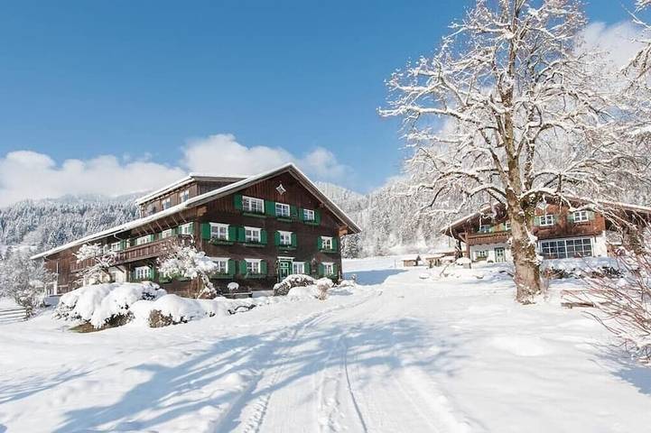 Ferienhaus für 4 Personen, mit Whirlpool und Terrasse sowie Sauna in Blaichach