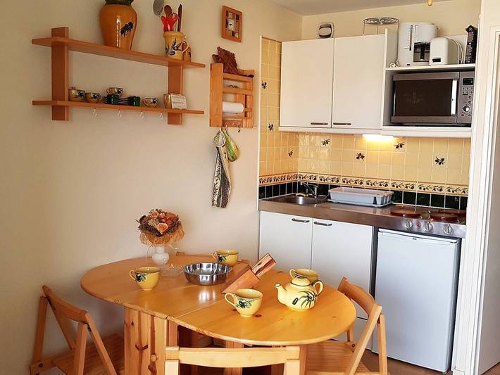 Gîte pour 4 personnes, avec piscine et terrasse, animaux acceptés dans Plage du pont tournant - 3