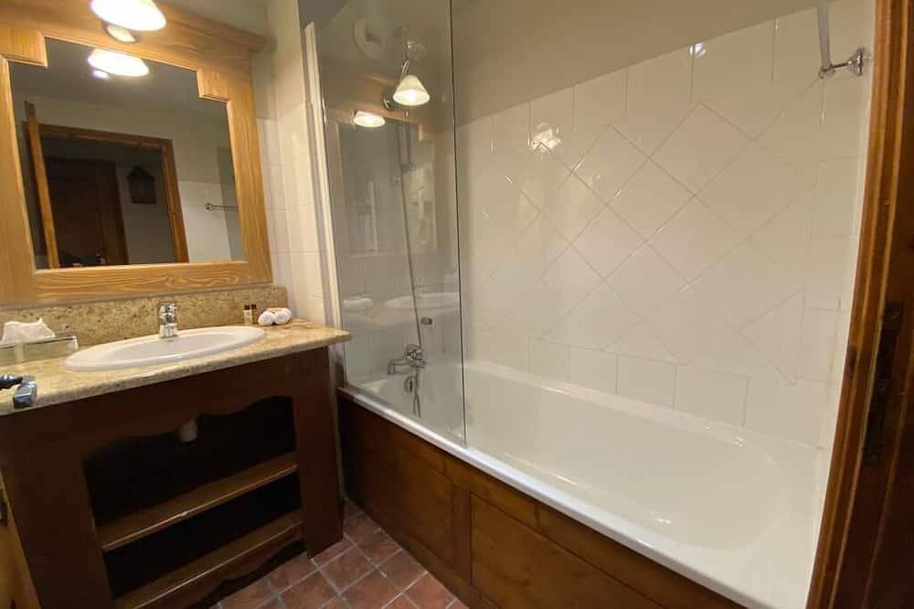 Geheel appartement, Ski-in ski-out spacious studio apartment in Le Refuge du Montagnard, Arc 1950 in Les Arcs, Bourg-Saint-Maurice