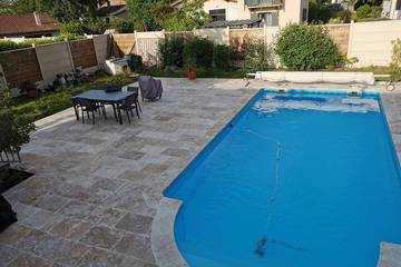 Gîte pour 5 personnes, avec terrasse et jardin à Le Barp