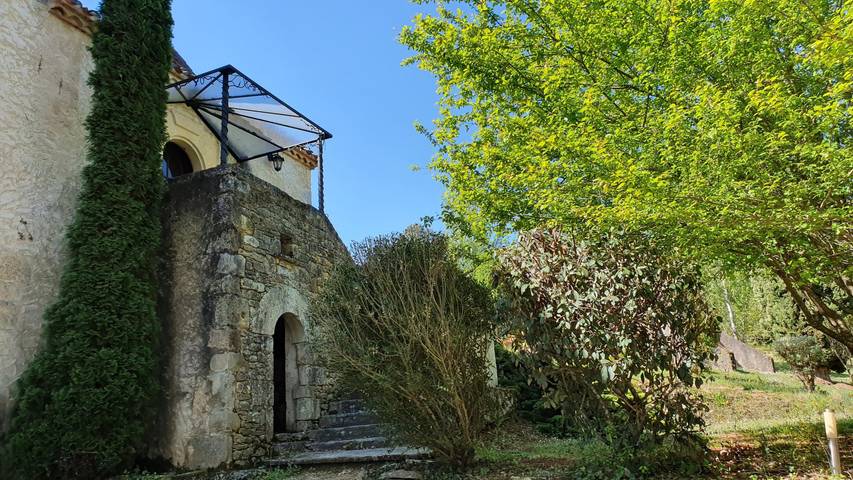 Gîte pour 6 personnes, avec jacuzzi et sauna ainsi que jardin et piscine