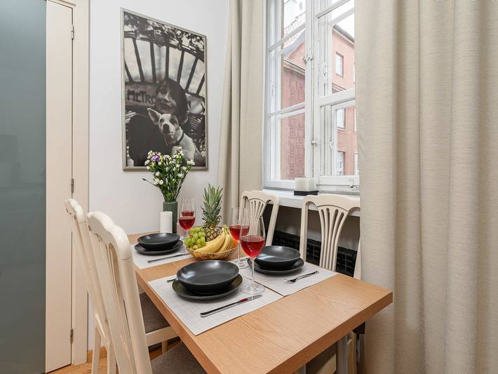 Entire apartment, Stylish Apartment in Mariensztat for 6 in Warsaw Śródmieście, Warsaw