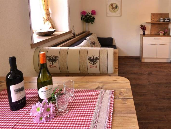 Ferienwohnung für 3 Personen, mit Terrasse und Garten sowie Ausblick im Stubaital - 4