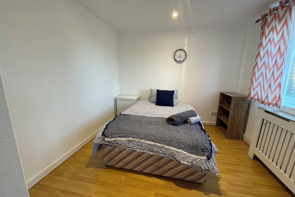 Peaceful 4-bedroom house in quaint stevenage perfect for families & contractors in Stevenage, Hertfordshire