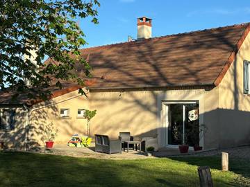 Gîte pour 4 personnes, avec vue et jardin à Saint-Bonnet-Tronçais