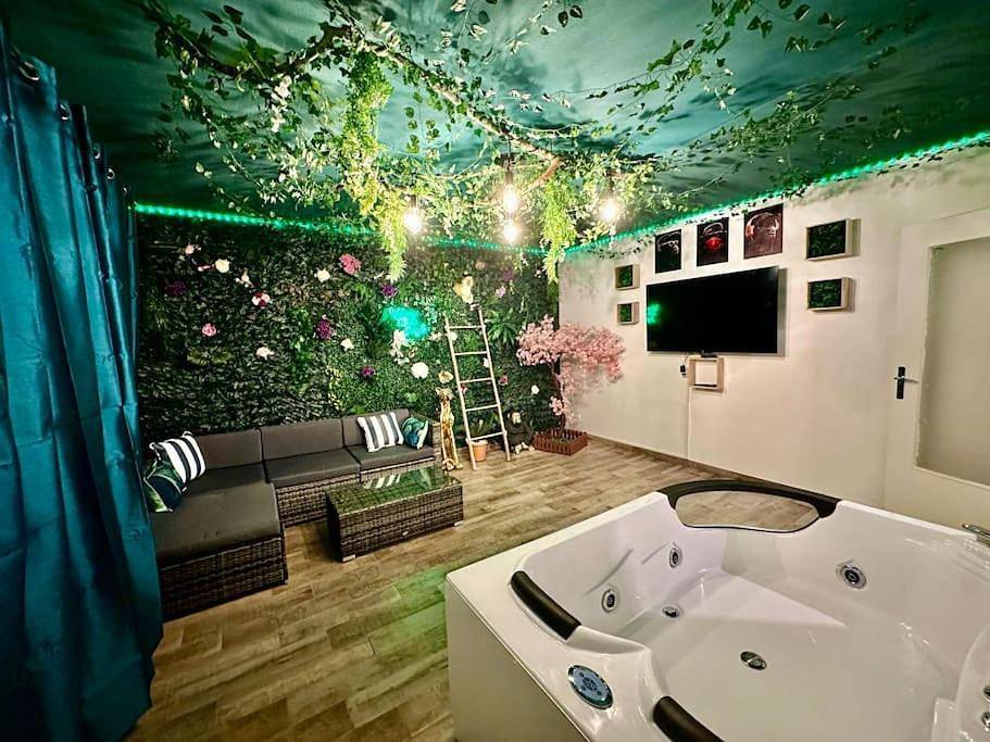 Appartement entier, The Jungle Spa Strasbourg in Schiltigheim, Région de Strasbourg