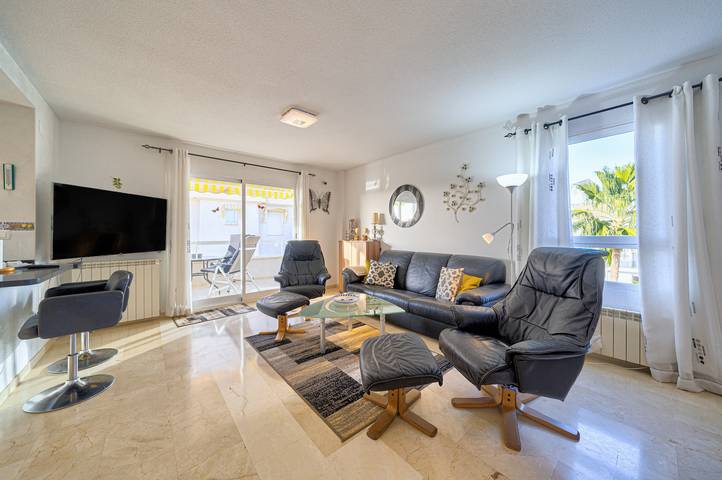 Ganze Wohnung, Ferienwohnung 'Cal Albir Atico' mit Gemeinschaftspool, Wi-Fi und Klimaanlage in L'Albir, Alfàs del Pi