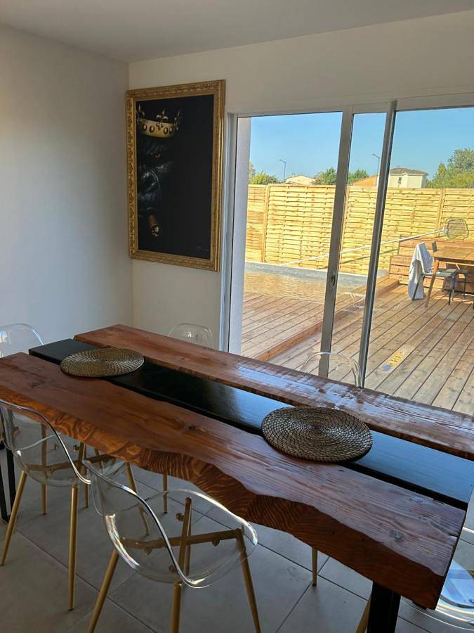 Location de vacances pour 8 personnes, avec jacuzzi ainsi que jardin et piscine, animaux acceptés à Ambarès-et-Lagrave - 3