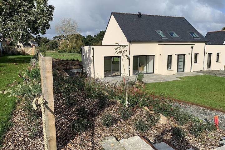 Location de vacances pour 9 personnes, avec jardin et terrasse dans Plage des Dunes (Penvénan)