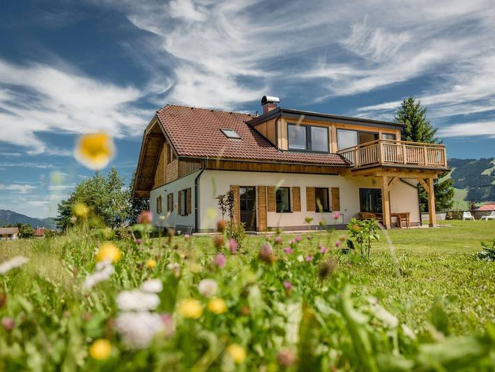 Ferienwohnung für 8 Personen, mit Balkon und Terrasse sowie Garten und Sauna