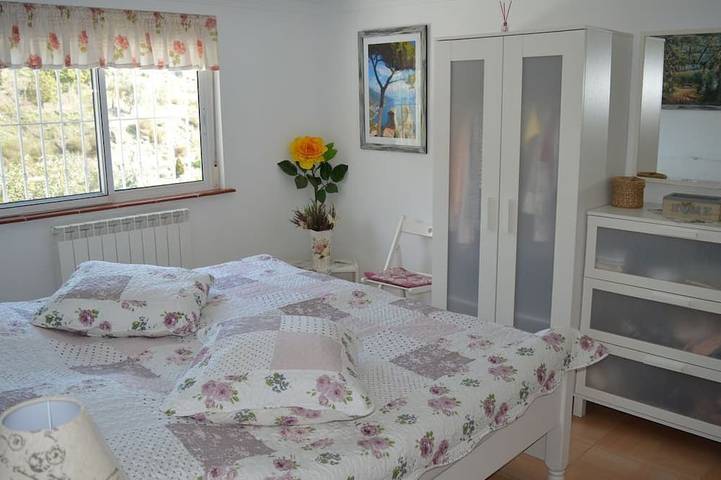 House in a quiet location with fantastic mountain panorama and large pool in Sedella, Málaga Province