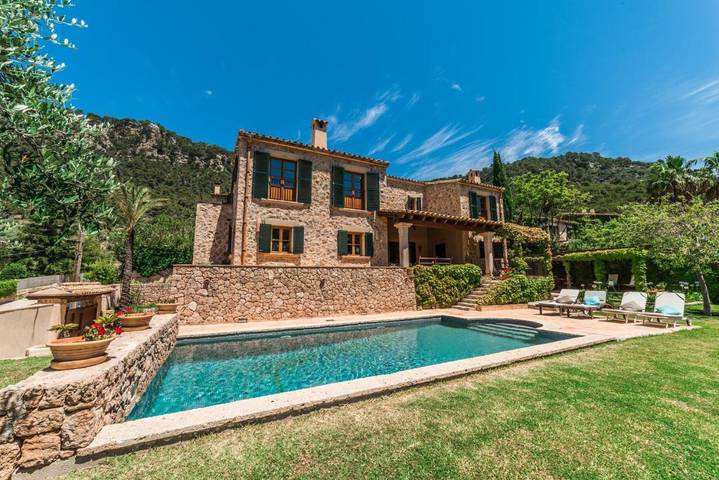 Finca mit Hund für 8 Personen, mit Balkon und Whirlpool sowie Terrasse und Garten in Valldemossa