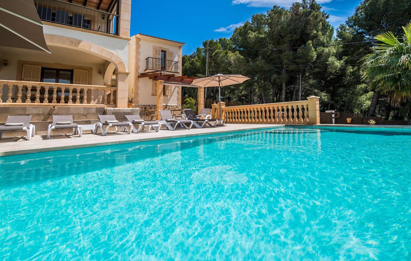 Oase am Meer mit Terrasse, Pool und Klimaanlage - 600 m zum Strand in Cala Ratjada, Capdepera